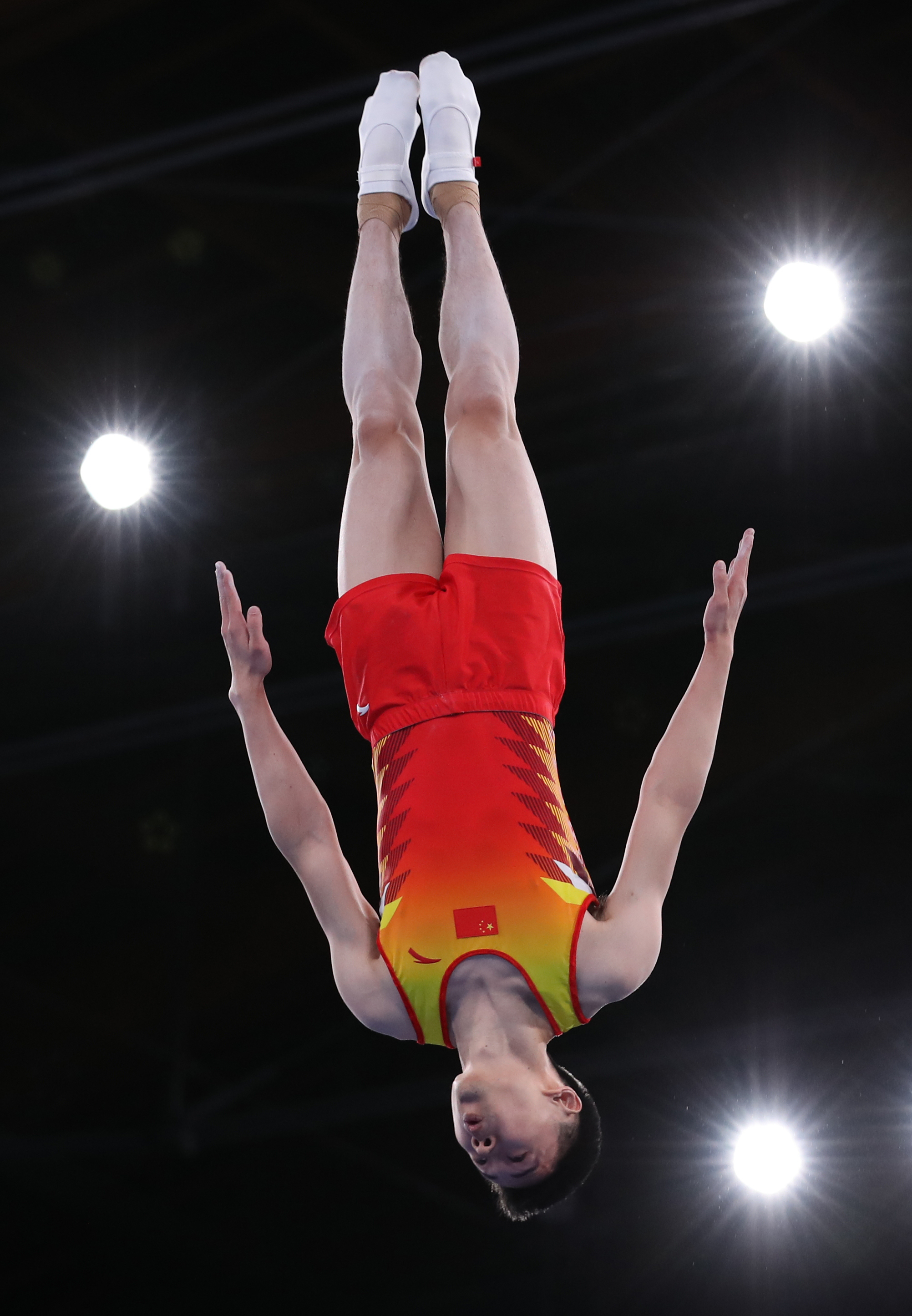 蹦床——世锦赛:高磊,董栋晋级男子网上个人决赛