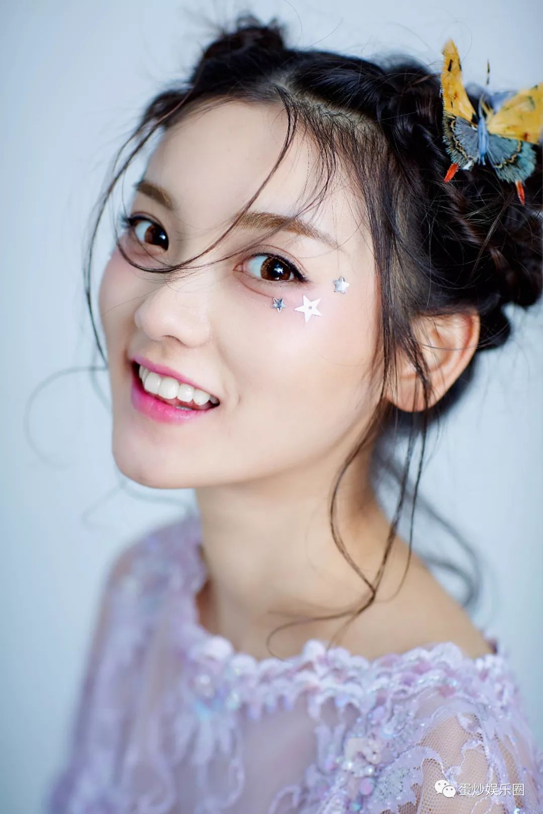 罗佩:灵气逼人娇俏可人,好一个百变元气少女