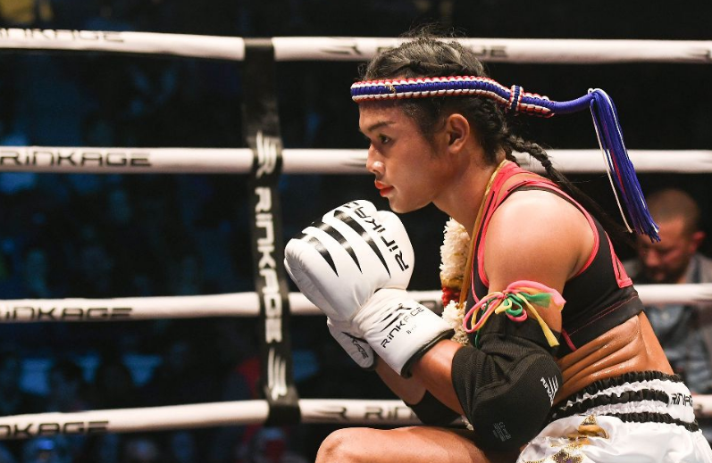 农村来的拳击手大战小个子泰拳手