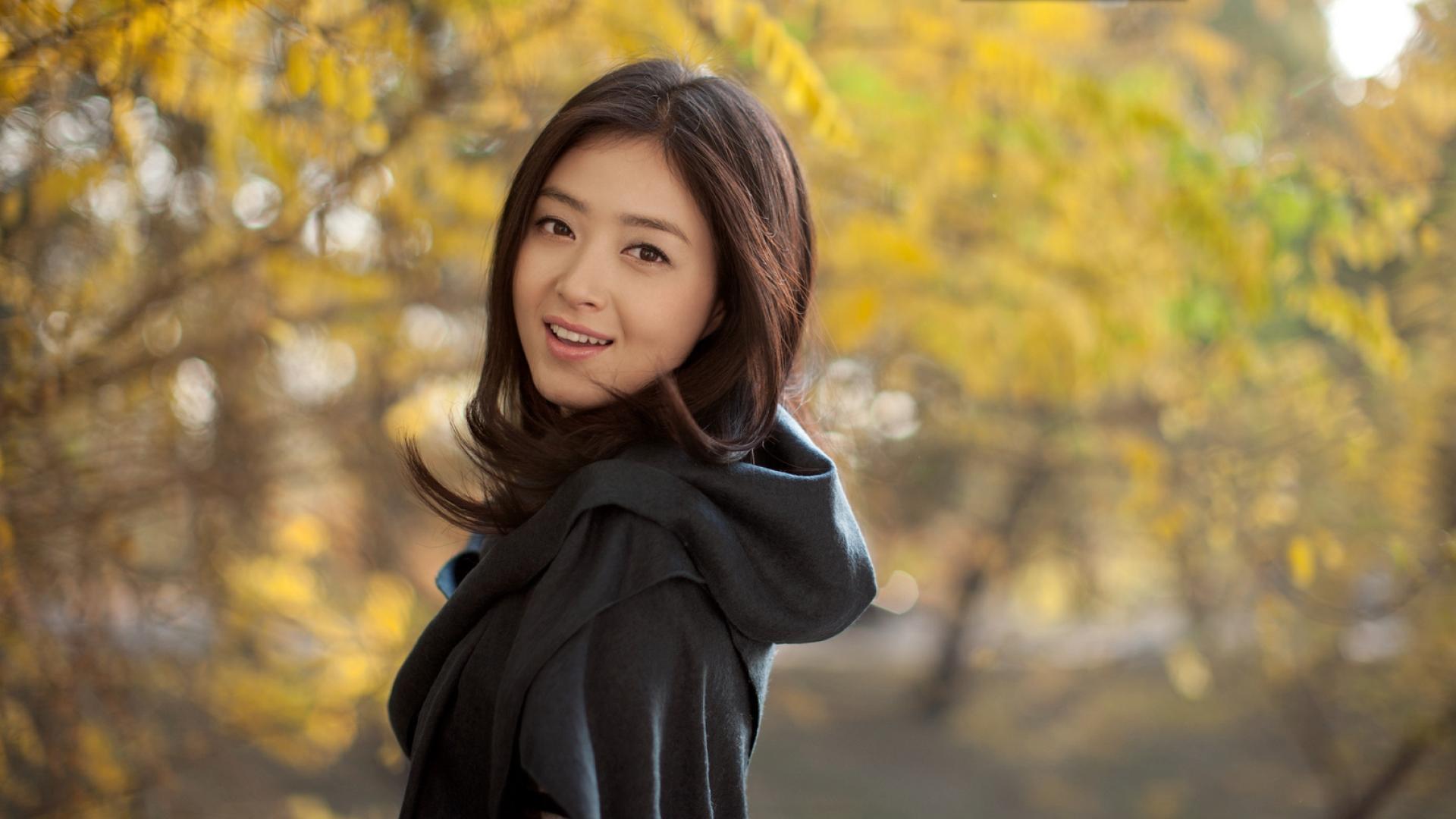 女艺员的身材是开了挂吗?这是要做腿精的节奏,让我们来看看是谁