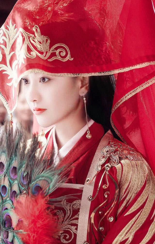 红衣古装女神杨蓉,这个侧颜也太完美了吧,网友;很惊艳