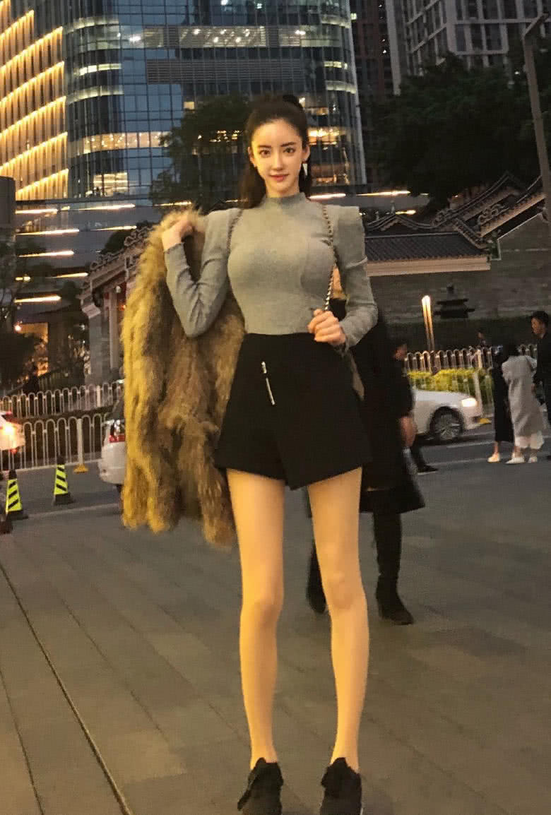 韩国"低配版杨颖"走红,身材比例逆天,却被质疑ps痕迹明显