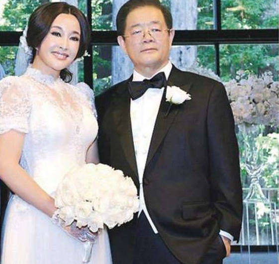 63岁刘晓庆怀孕了?第四任丈夫现年76岁,网友:不得不服气