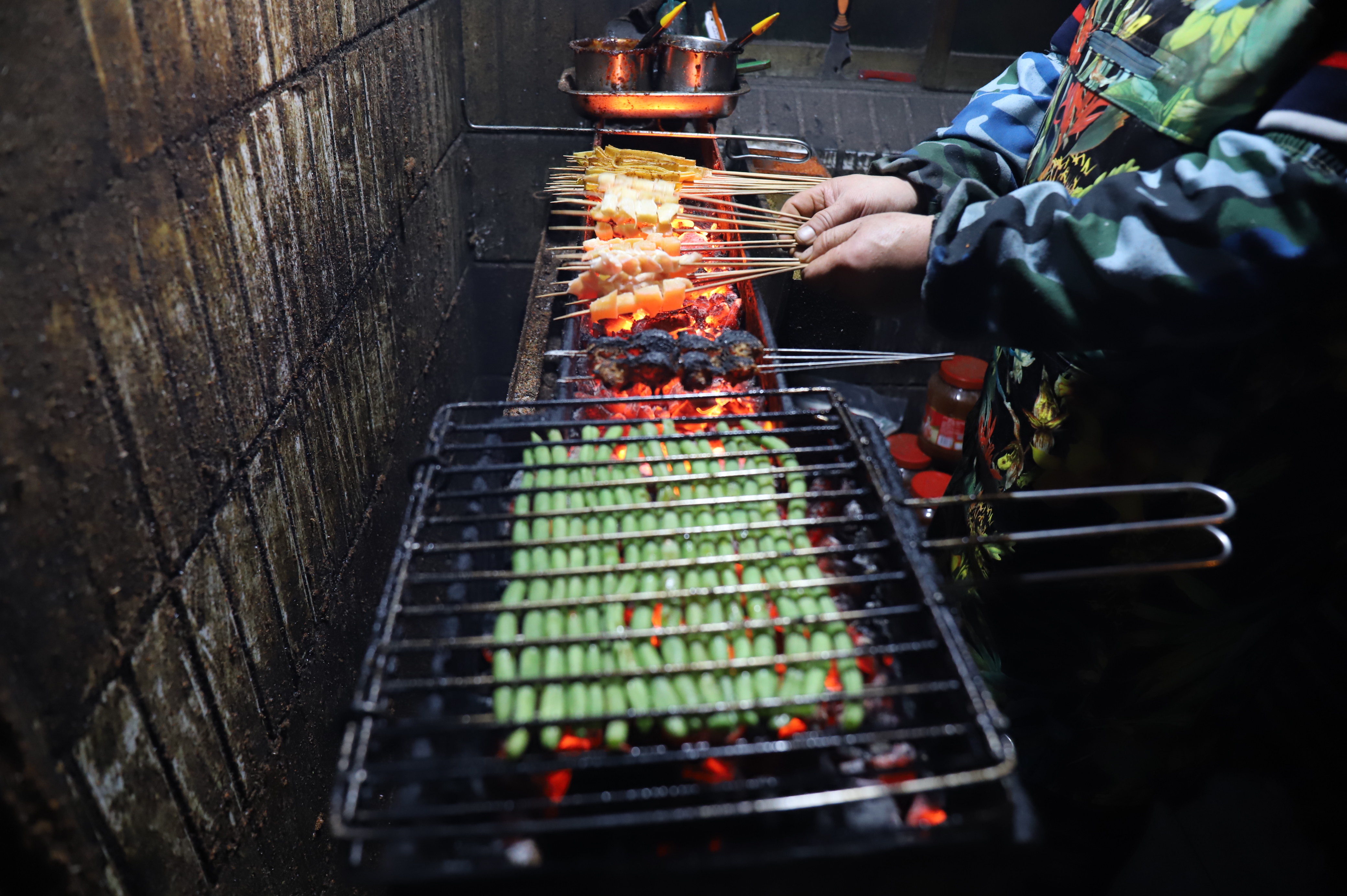 不会拍照的厨子,不是好摄影师 刚烤的东北大串,看完你想不想吃