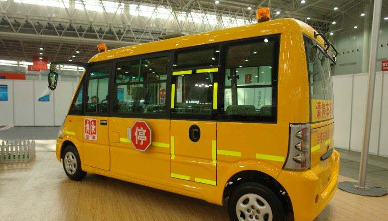五菱罕见校车,比五菱宏光贵好几倍,安全系数堪比顶级沃尔沃