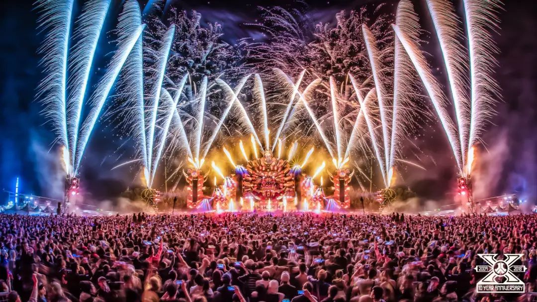 如何设置舞台才能取得最好的效果,以下的舞美设置不但绚丽,更可以提供