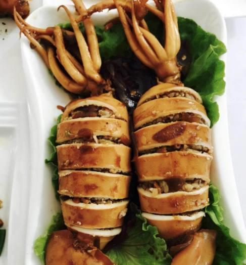 鱿鱼包饭,味道还是挺不错的,想吃的就赶紧自己动手吧!