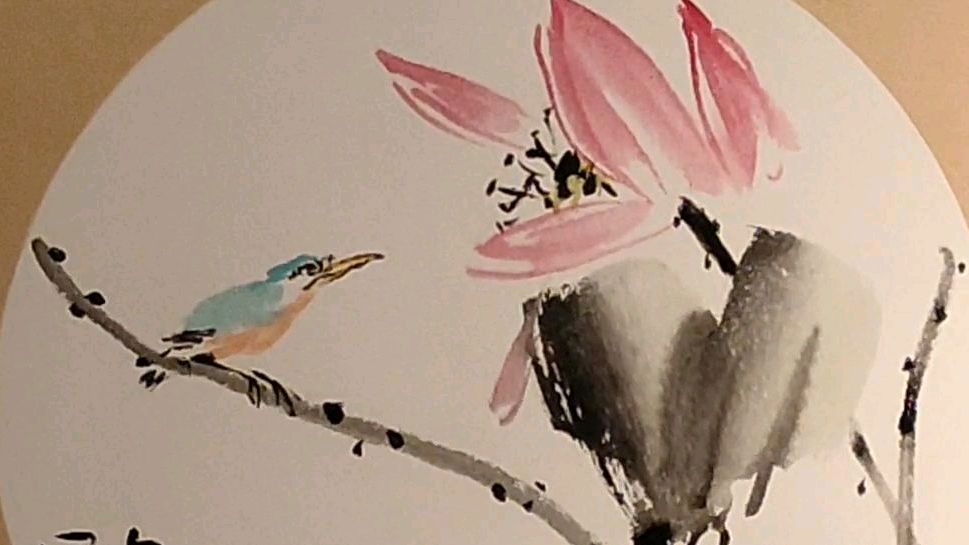 这荷花翠鸟画的真叫写意,寥寥数笔跃然纸上,我都看呆了