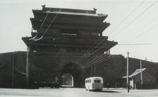 北京老照片,除了正阳门外,规模最大的就是西直门了