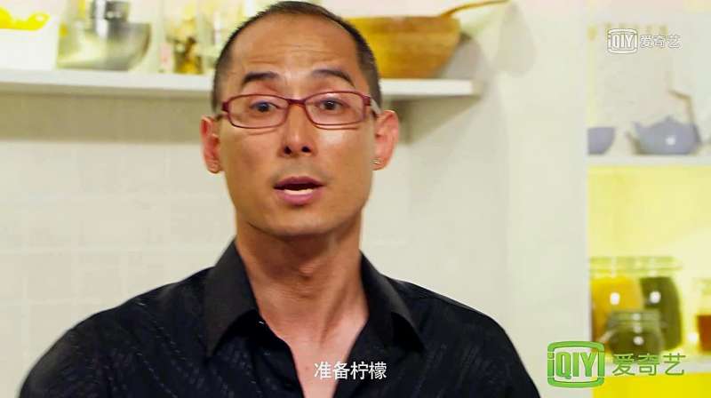 顶级厨房:厨神刘一帆做烤鸡有一手,创意性十足,看着就很好吃!,美食,美味食谱,好看视频