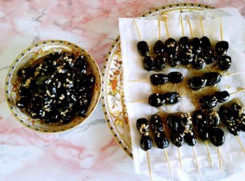 一种野果子长到黑才能吃 可以做冰糖葫芦