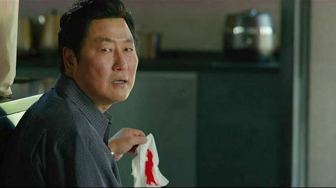 让奉俊昊封神的《寄生虫》,到底应该如何评价?