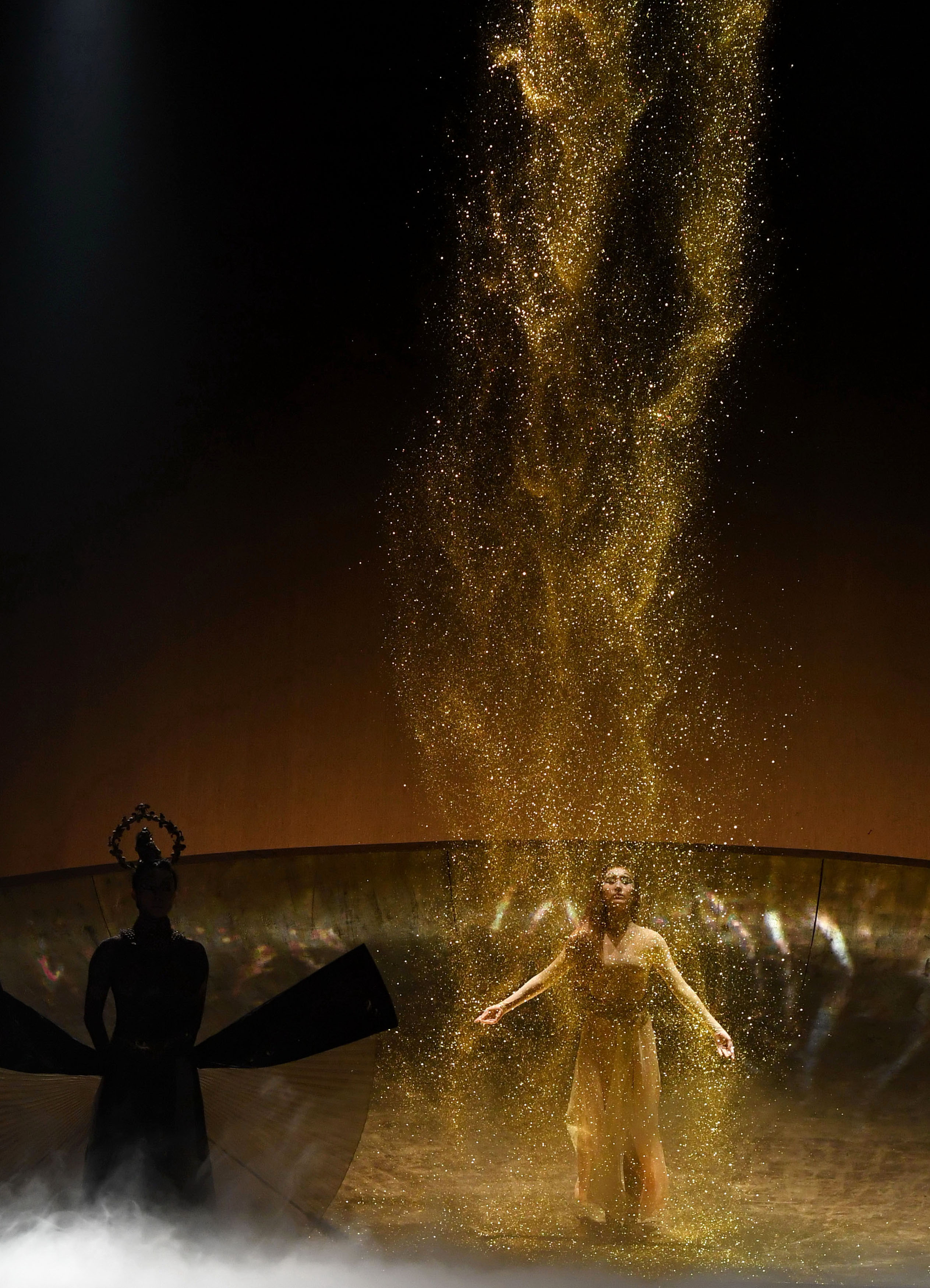 杨丽萍新舞剧《春之祭》在昆明上演(6)