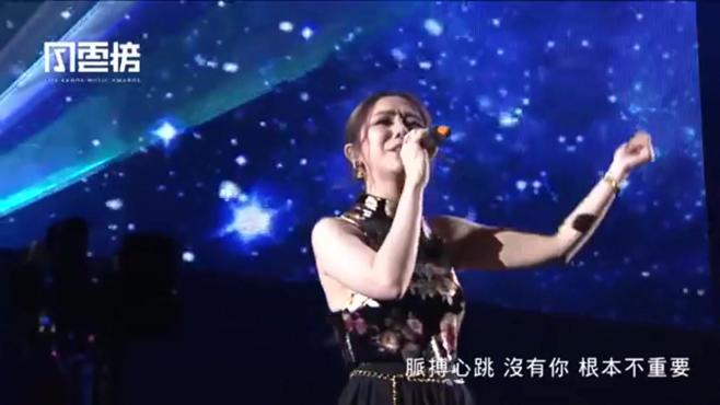 [图]邓紫棋演唱会现场再现经典，一曲百听不厌的歌曲