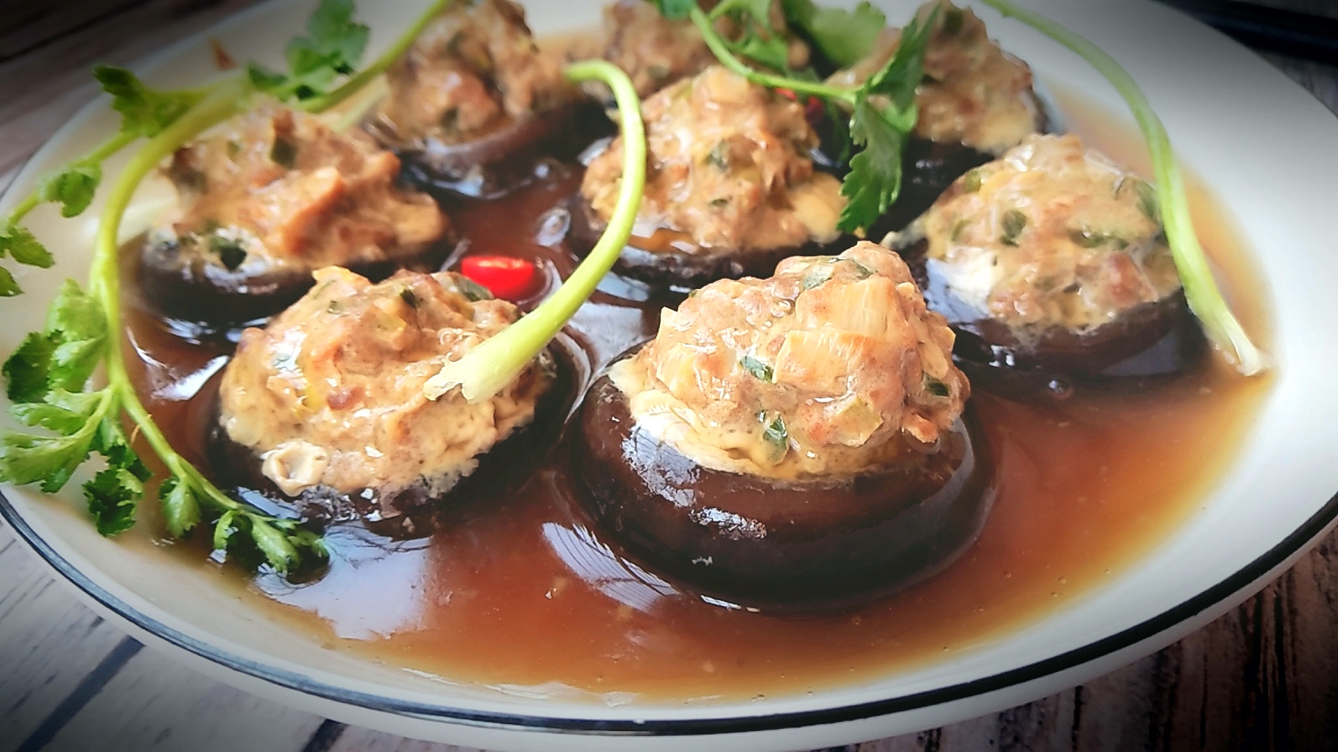 简单易学的香菇酿肉,造型完美又好吃,元旦假期待客必备