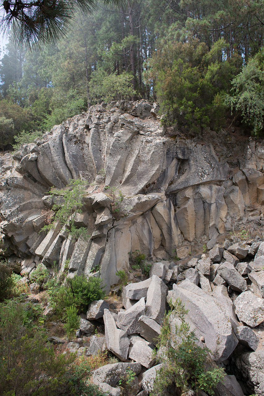 象头山风景区位于广东省惠州市,以秀丽的山水闻名.