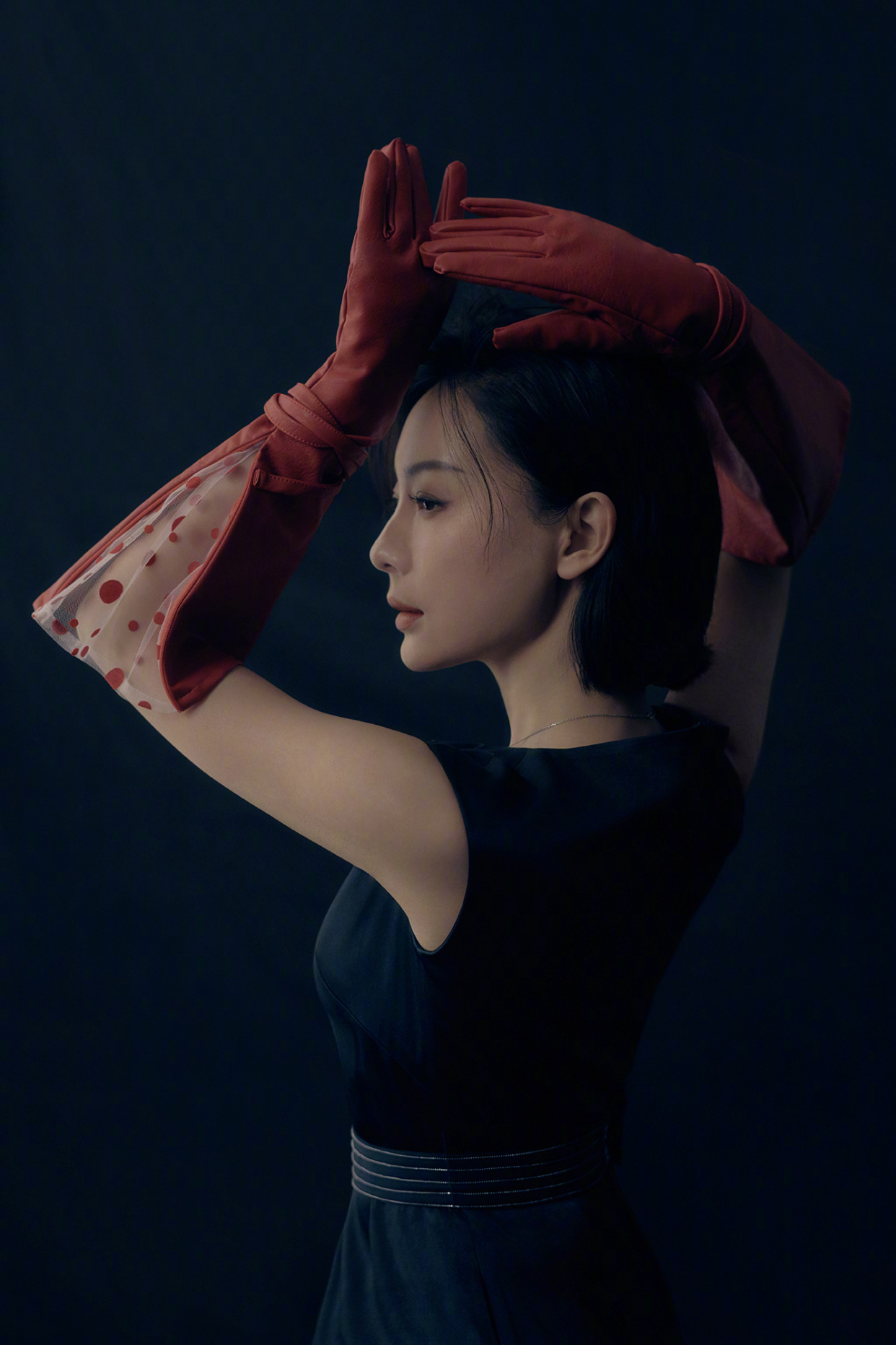 陈数时尚写真,身材婀娜多姿,风情万种