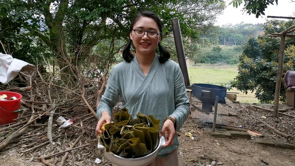 今年广西三月三没有山歌,包香蕉叶糍粑,分享给不在家乡的你们