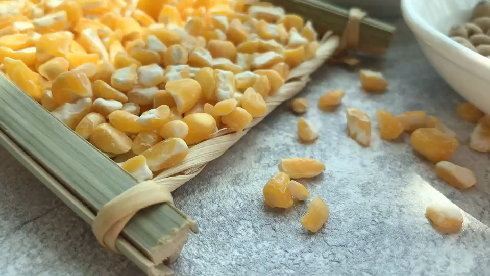 春季养生 预防感冒,玉米黄豆大米豆浆,暖暖的很窝心