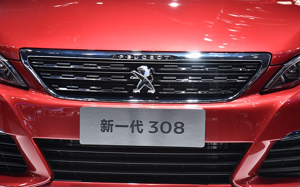 这款车的车标设计的十分精美,令人喜爱