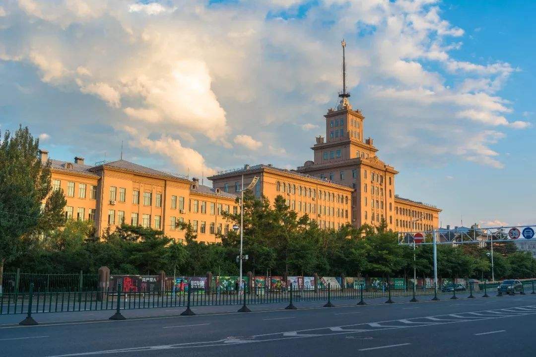 有网友问哈尔滨工业大学在国内名气如何?我的回答不料惹了众怒