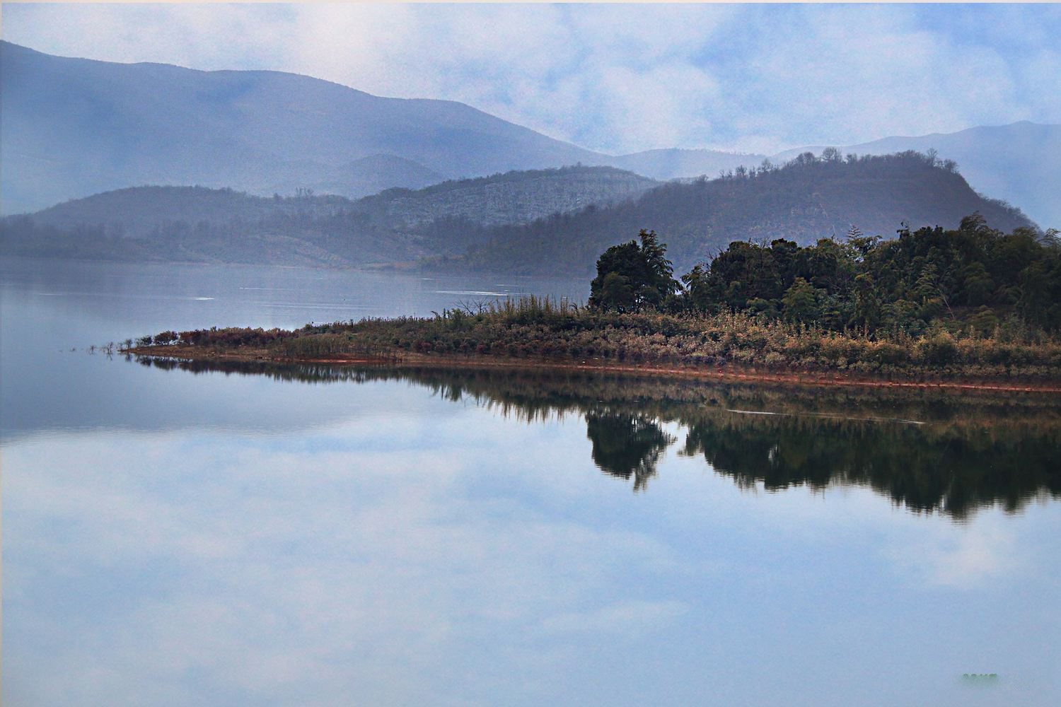江苏宜兴油车水库自然风景