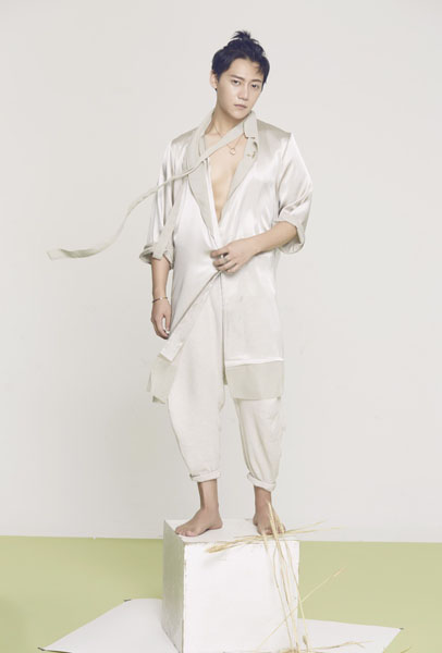 张亚奇性感高清写真,丰神俊朗,剑眉星目