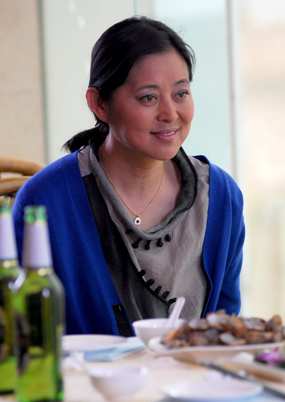 王茜华是影视剧圈的老戏骨演员了,一直都是演一些年代戏,乡土剧的角色