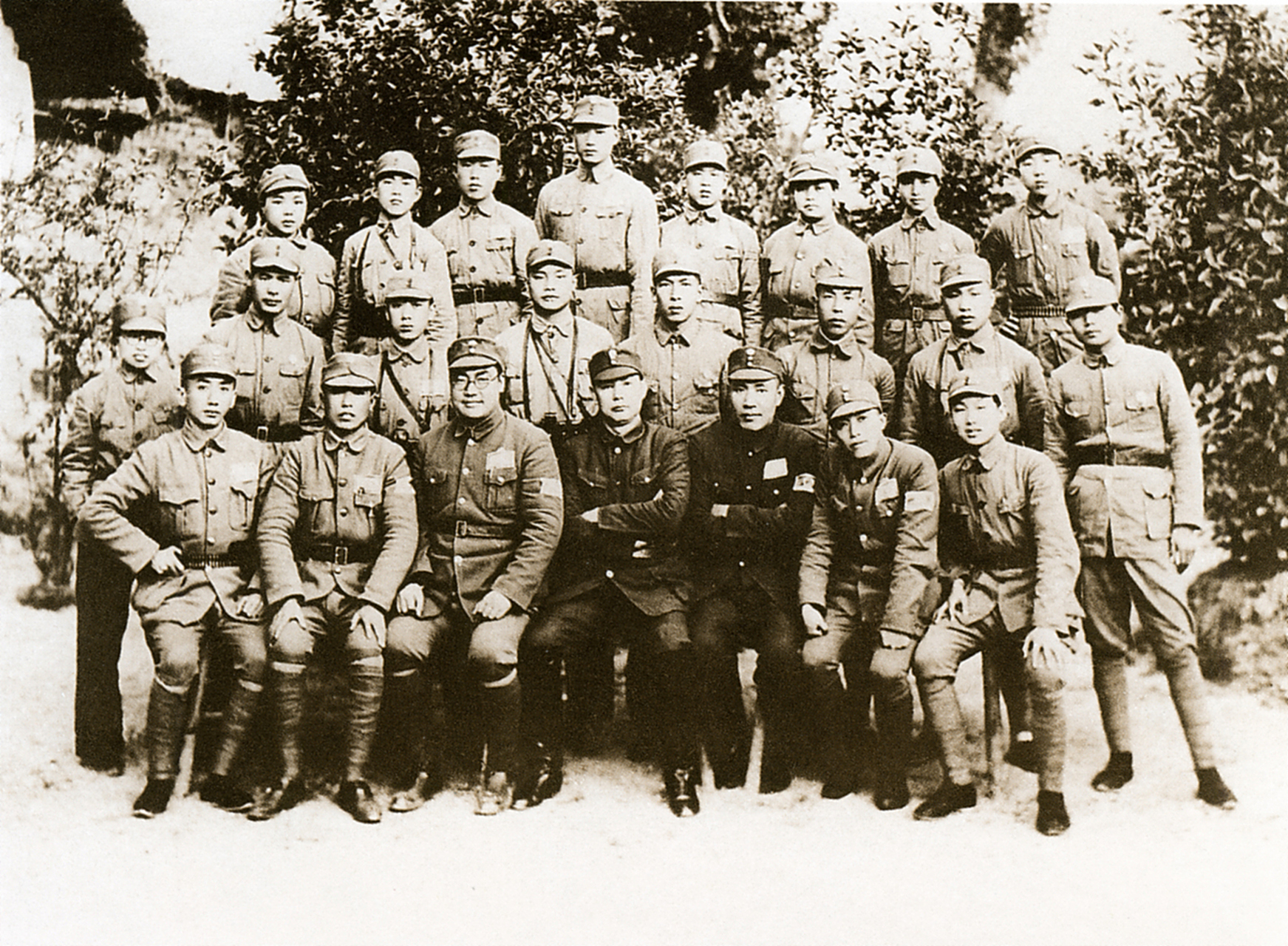 红十三军第三团(简称红三团)的前身是永康,缙云的红军游击队.