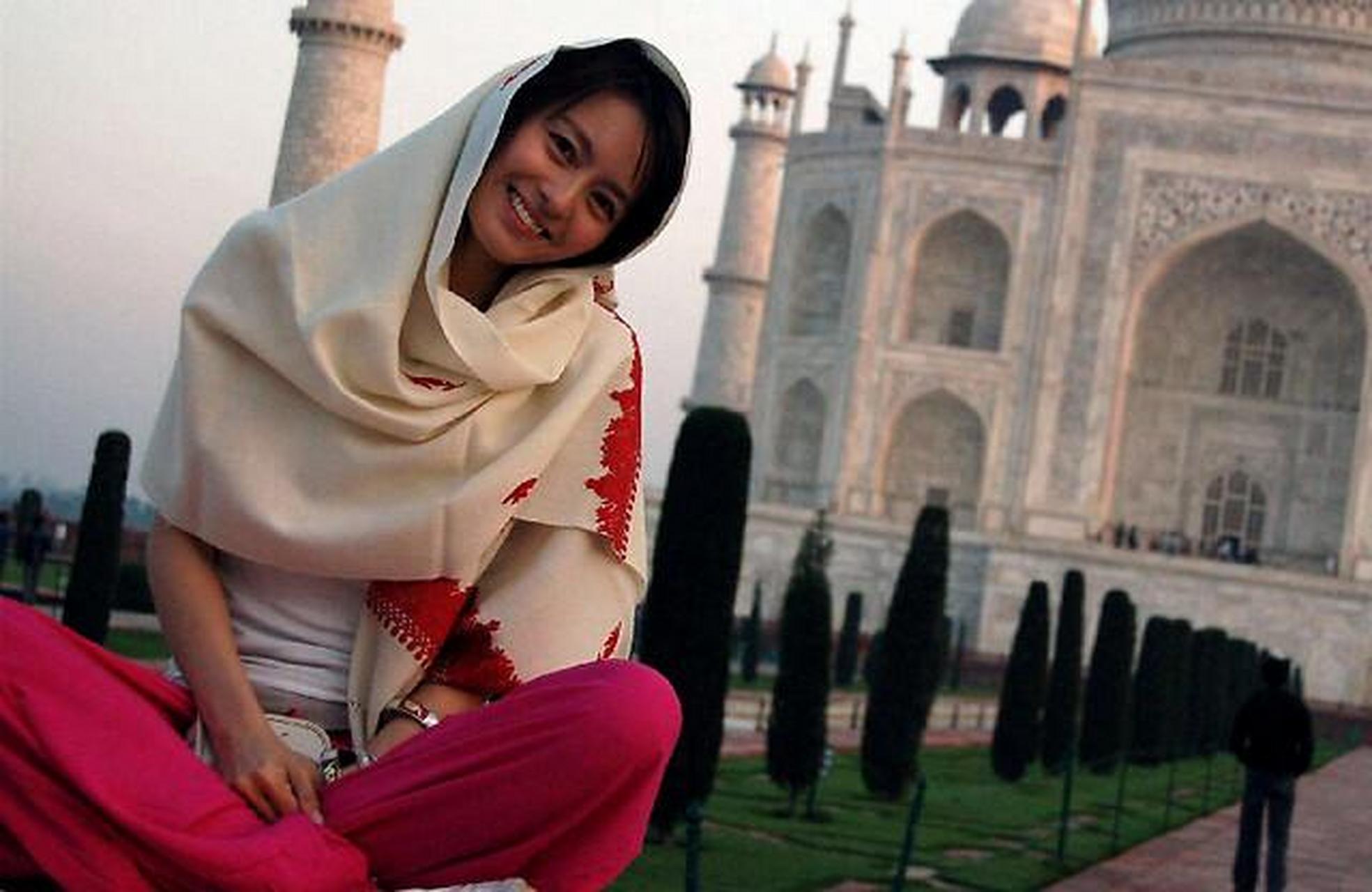 梁咏琪晒90年代旧照,长发飘飘成绝版,肤色与如今不同