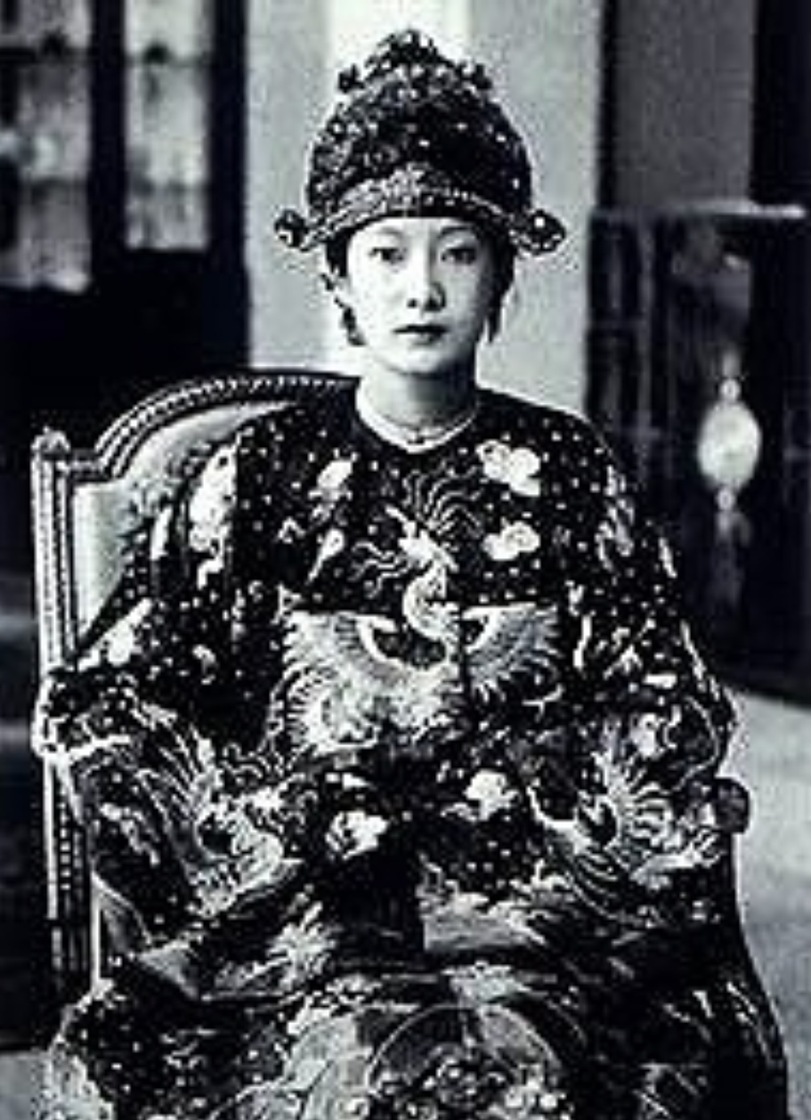 1914—1963,越南末代皇后罕见照,颜值秒杀清朝皇后贵妃