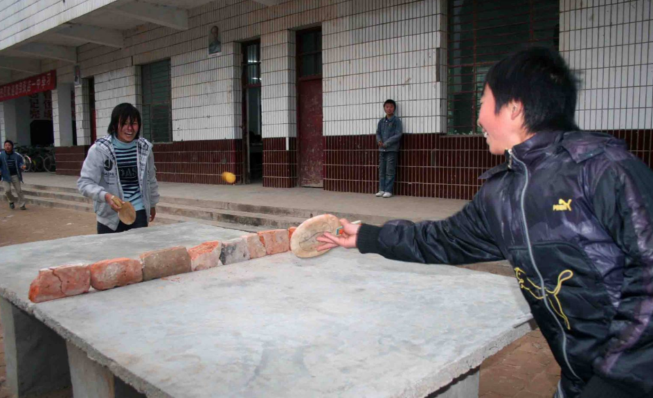 九年义务教育都实行那么久了,为何有些农村娃读书却越来越难了?