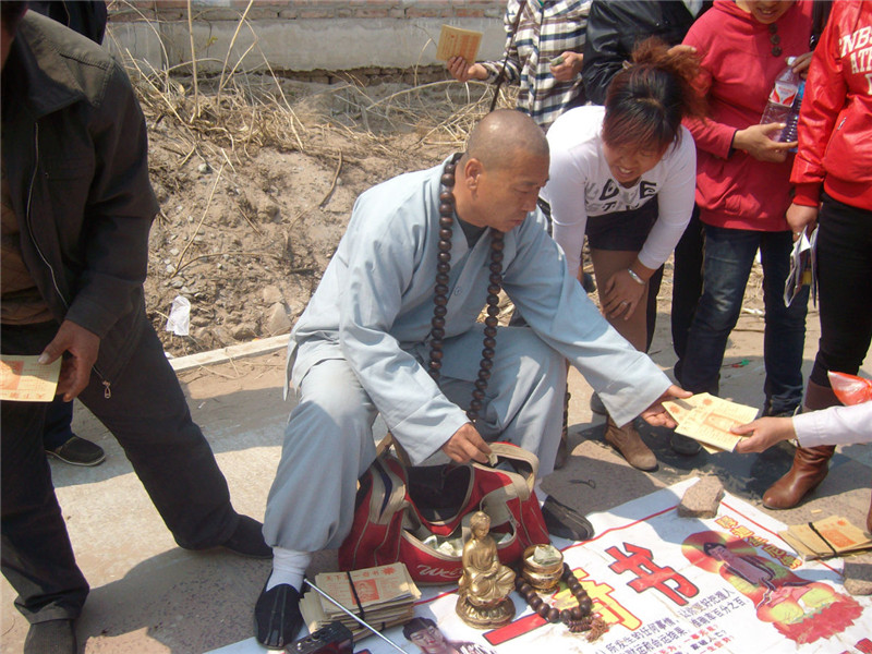 溧阳民警抓获一名诈骗钱财的假和尚!