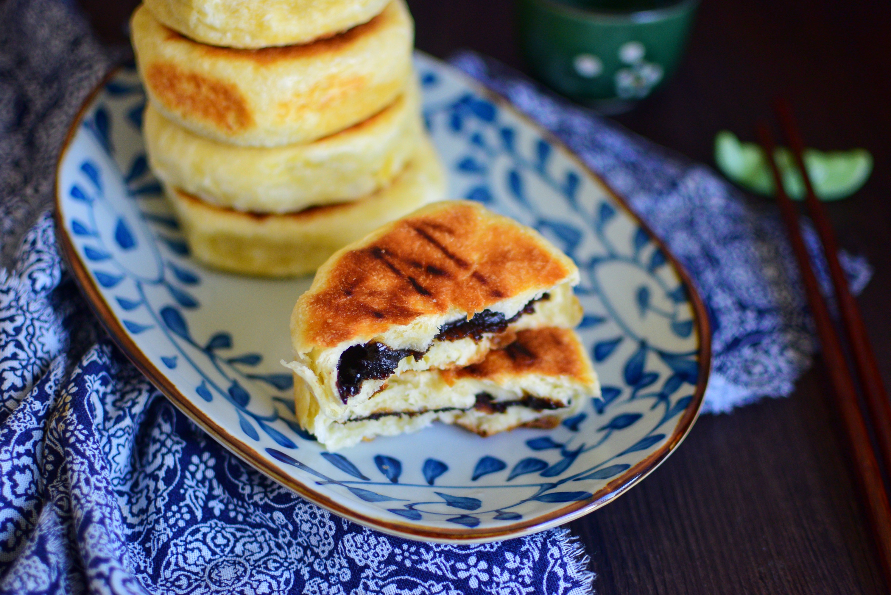 红糖别再煮水喝了,做成发面饼,不知道有多香,又软又甜吃不够