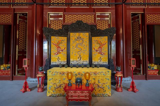 乘旭日春光,访北海白塔,走景山寿皇殿