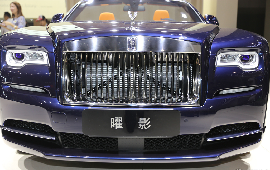 给大家品鉴一款劳斯莱斯曜影四座敞篷