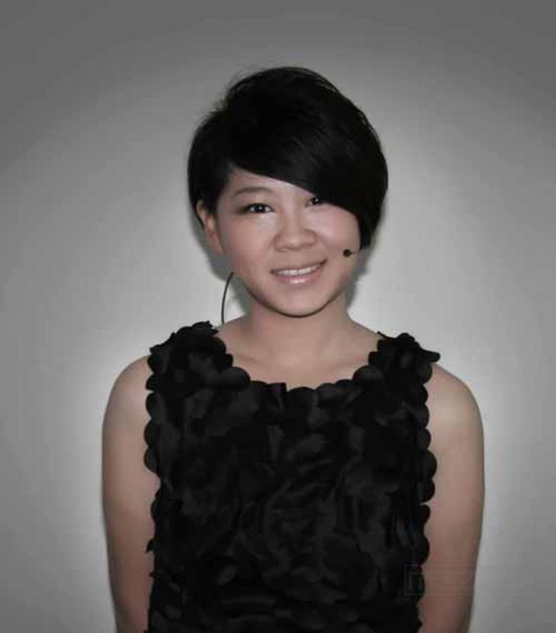 沈春阳  饰 玛瑙格格