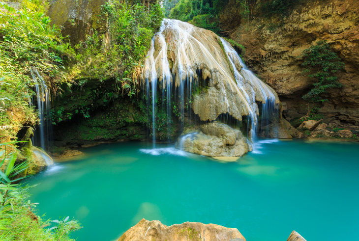 泰国兰丰最重要的事情:从清迈到绿松石瀑布和凯伦部落不到1小时