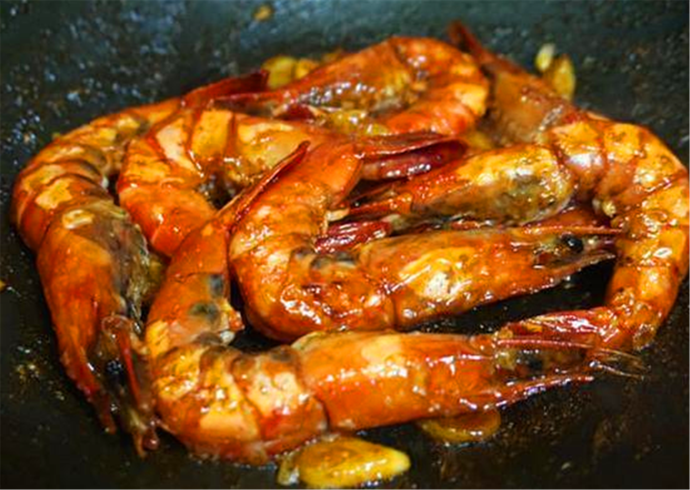 红焖大虾是有窍门的,调味料选对是关键