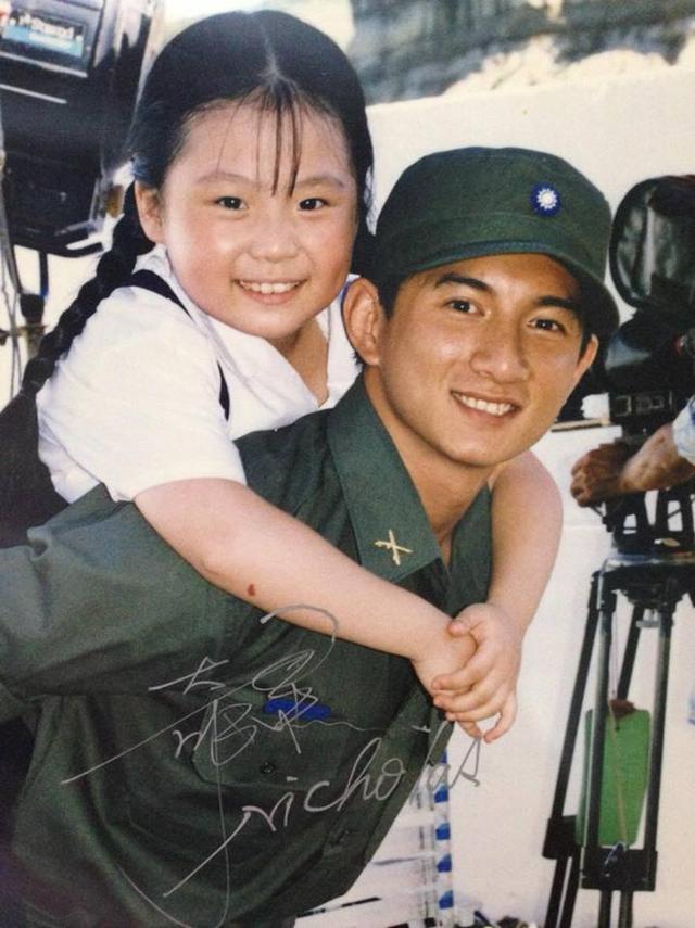 "男神收割机"杨小黎晒旧照 个个是大咖回忆杀