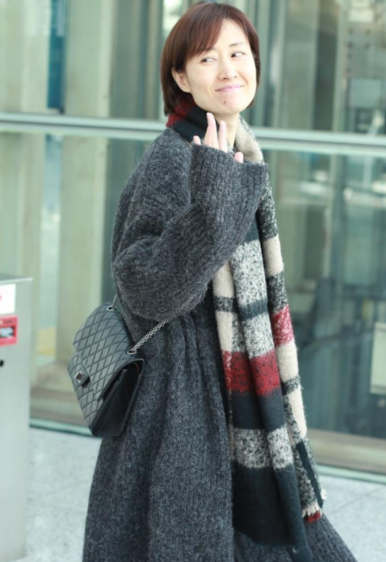 2019年3月1日,北京,刘敏涛现身机场.