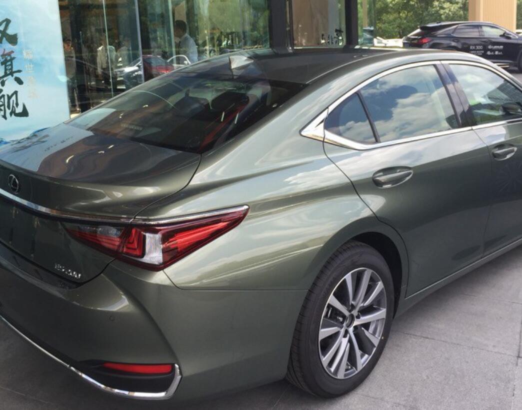 新雷克萨斯es200展车已到,罕见凌波玉色车身非常特别