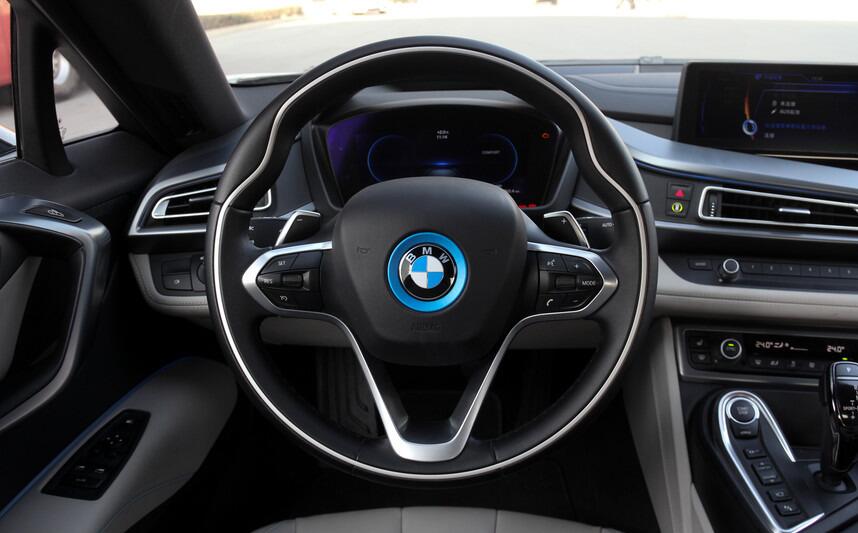 进口宝马-宝马i8汽车照片鉴美,外形优美大气,符合大众的审美!