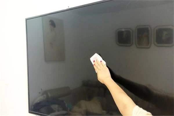 电视屏幕如何擦,清水越擦越脏,跟家政学小妙招,干净不落灰