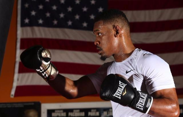 丹尼尔·雅各布斯的新目标:锻炼自己,成为最好的超中量级拳王