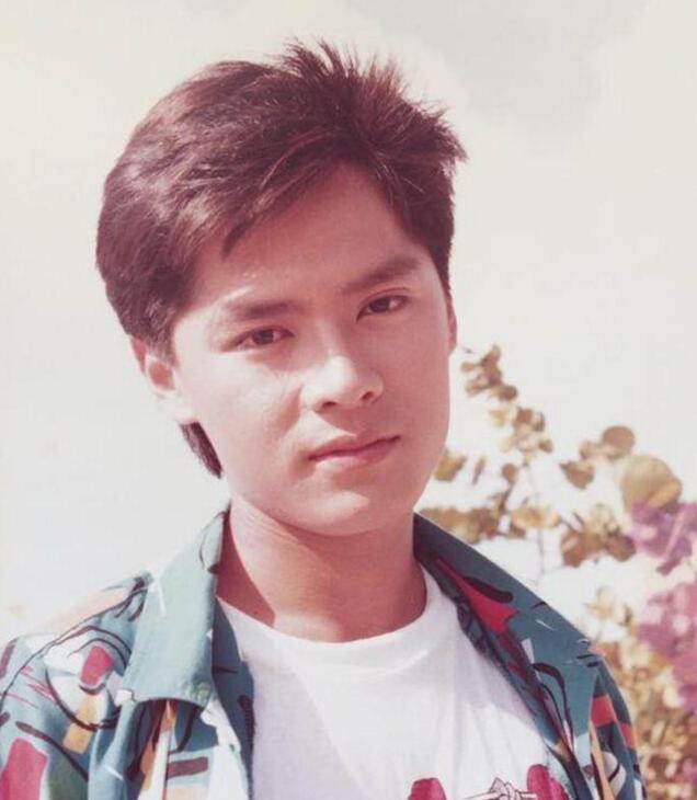 《莲花争霸》时隔25年,他离婚过气,她嫁富豪息影,他厌世出家