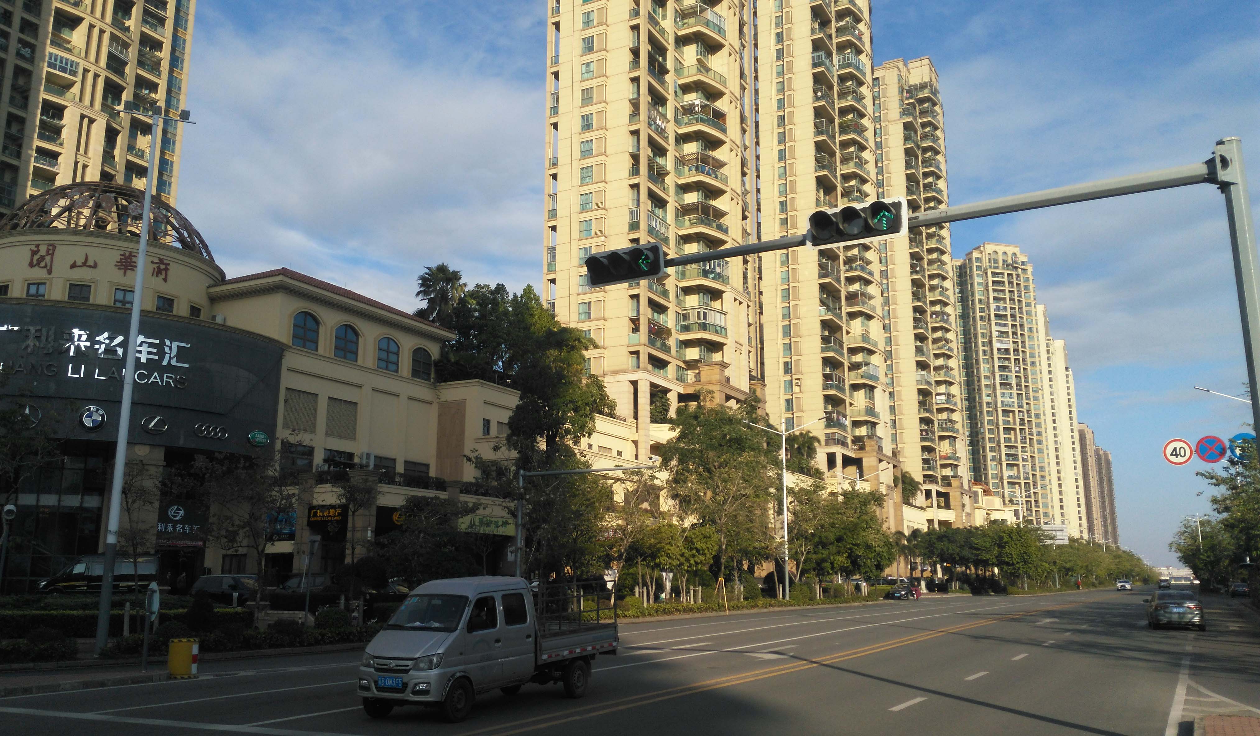 深圳龙岗回龙埔社区路上的实拍,你想看看吗?