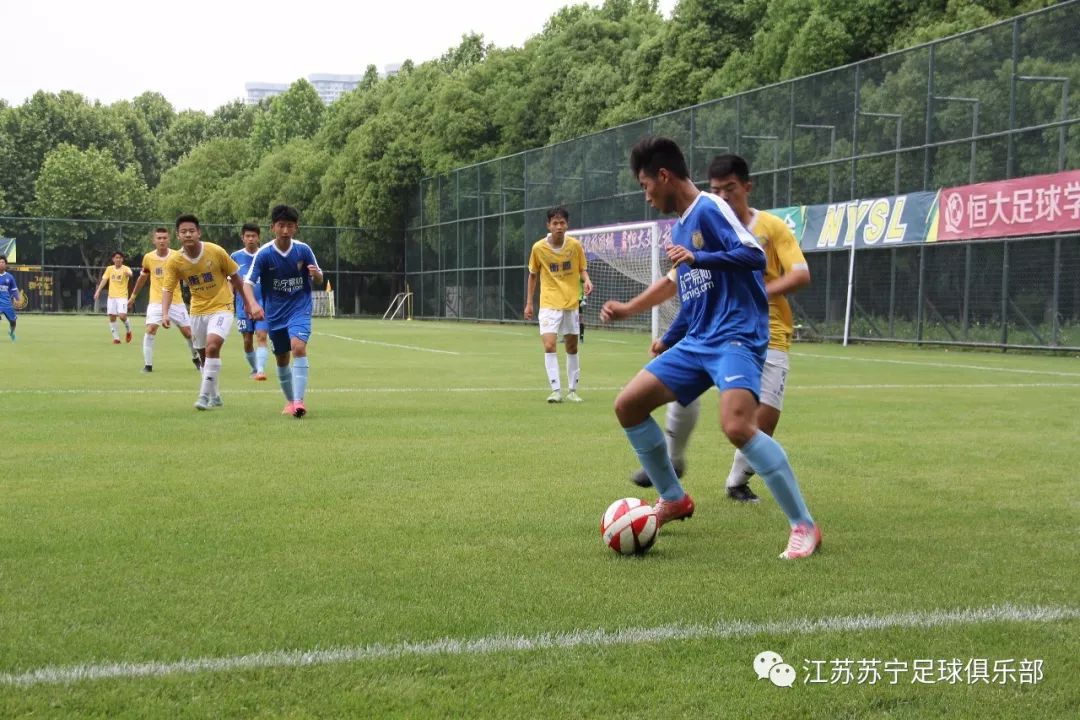 青超联赛"大宝"吴宇杰献两神助攻 苏宁u17多点开花4比0胜申鑫