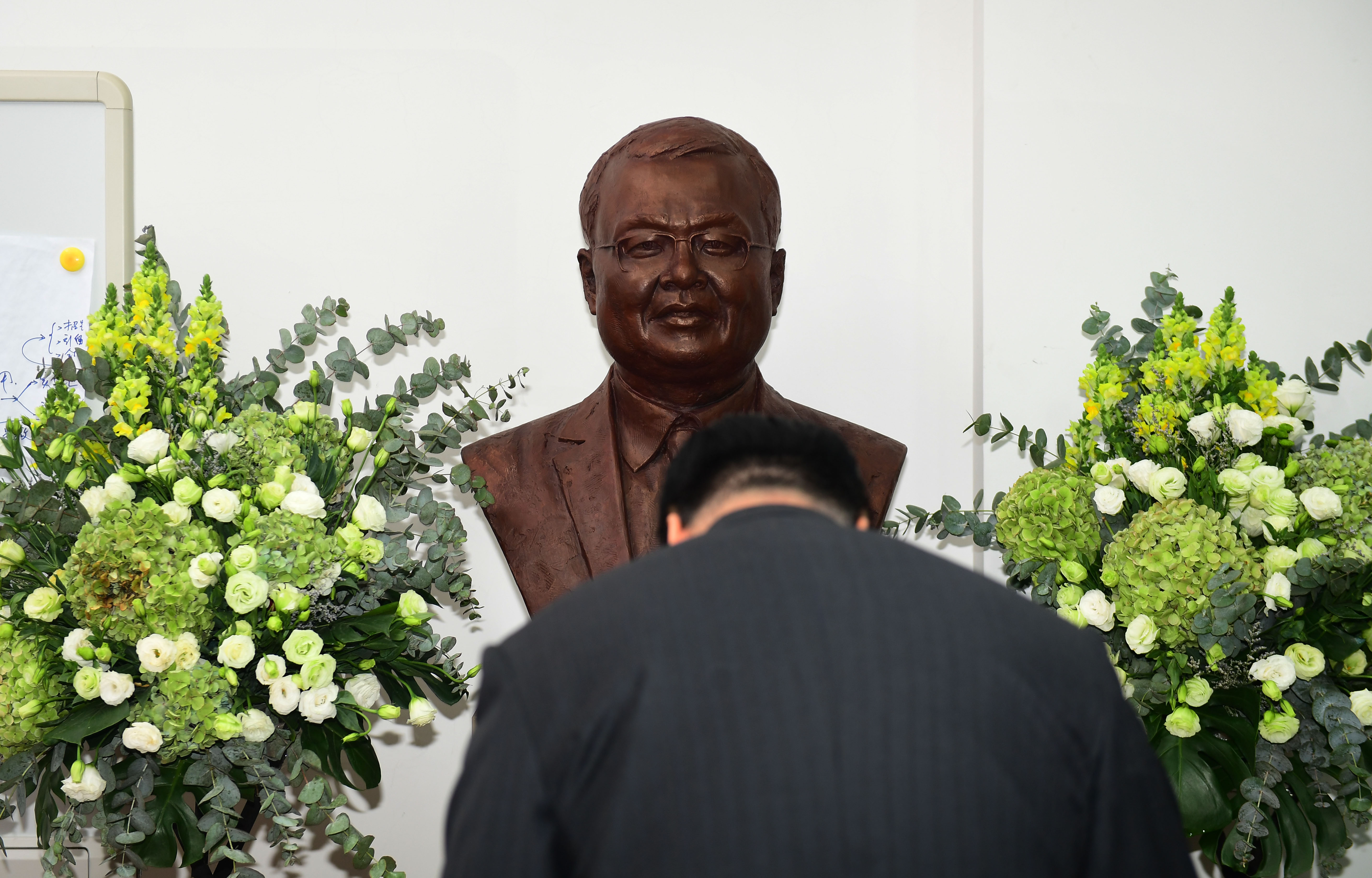 (社会)(3)纪念黄大年同志逝世一周年追思仪式在长春举行