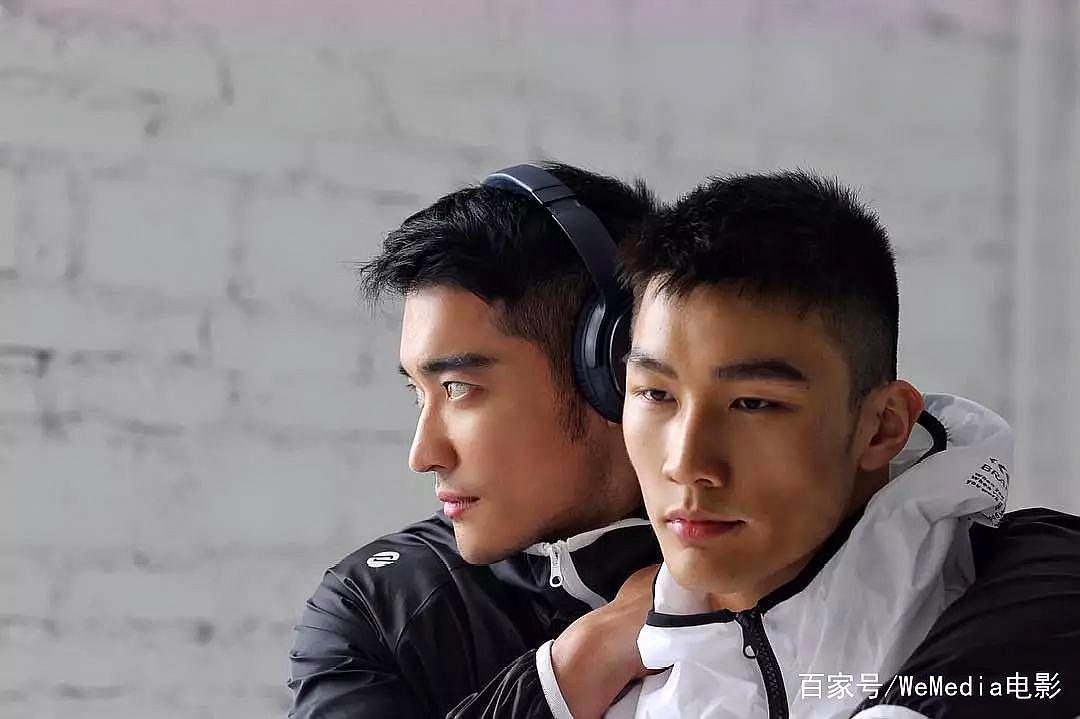 樊野新宠?20岁美籍华人靠樊野大腿风情万种